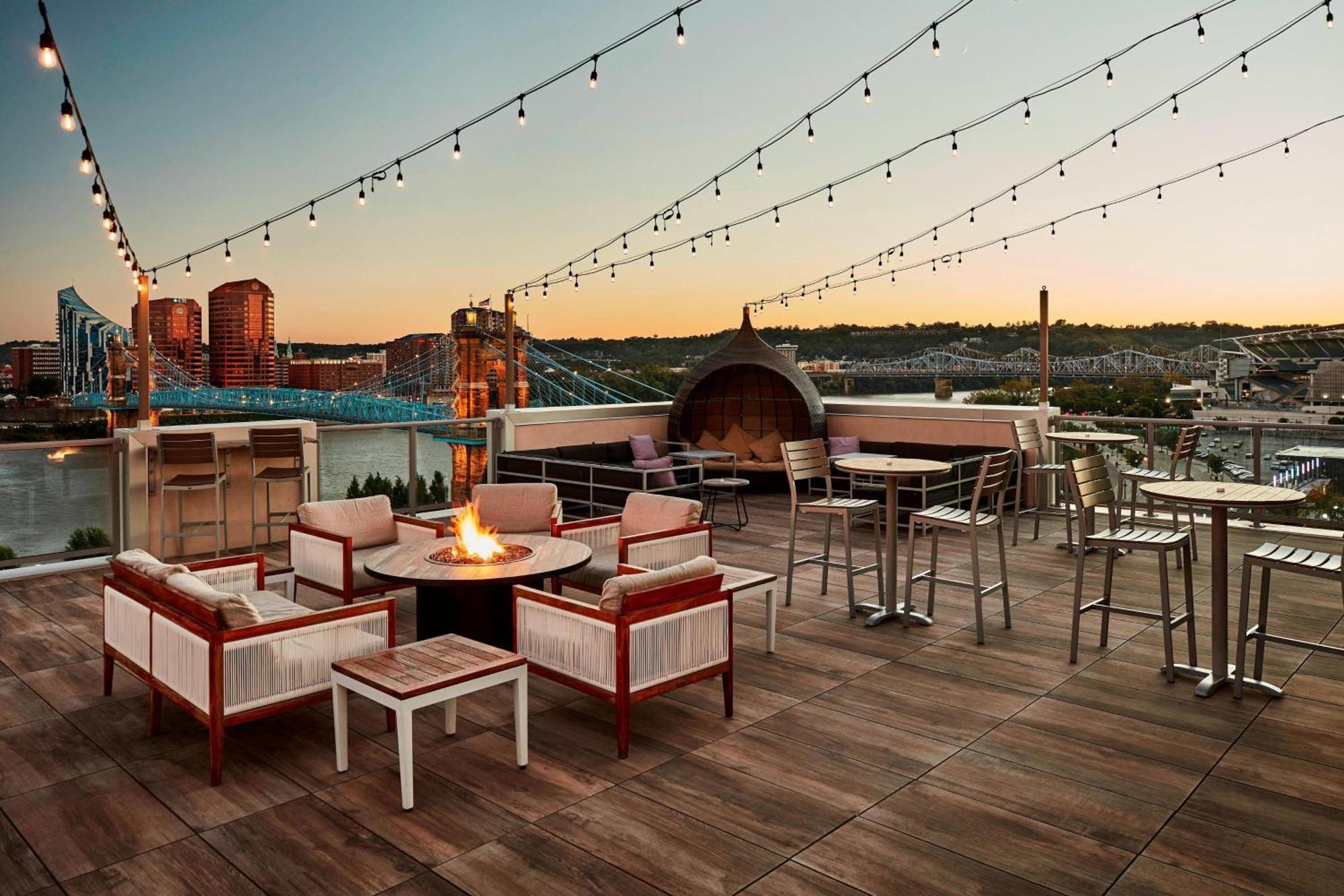 Ac Hotel By Marriott Cincinnati At The Banks Eksteriør bilde