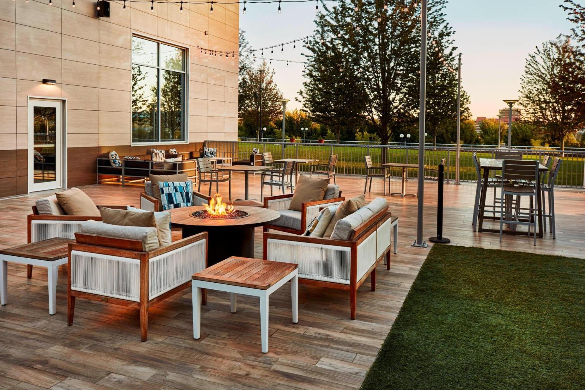 Ac Hotel By Marriott Cincinnati At The Banks Eksteriør bilde